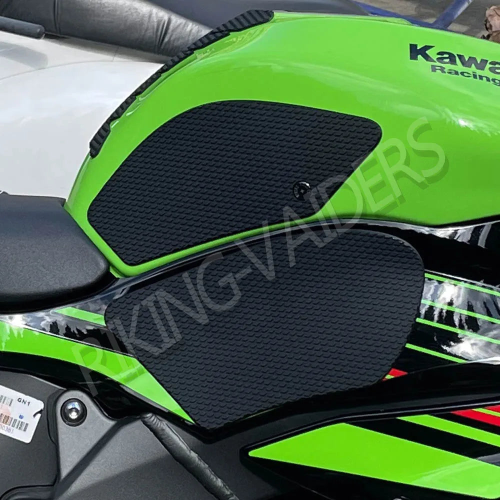 Motorcycle Tank Traction Pad Anti Slip Sticker Gas Knee Grip Protector For Kawasaki ZX6R ZX636 KRT 2013 to 2025
